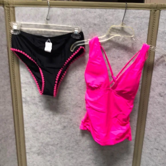 2 pc Pink and Black Swimsuit Set NWT - Picture 1 of 4